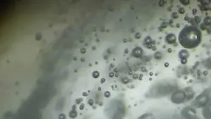Bubbles im Bergkristall